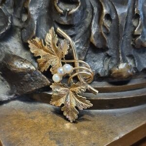 Carl Art Vintage Gold Filled 1/20 12k Leaf Brooch with Pearls